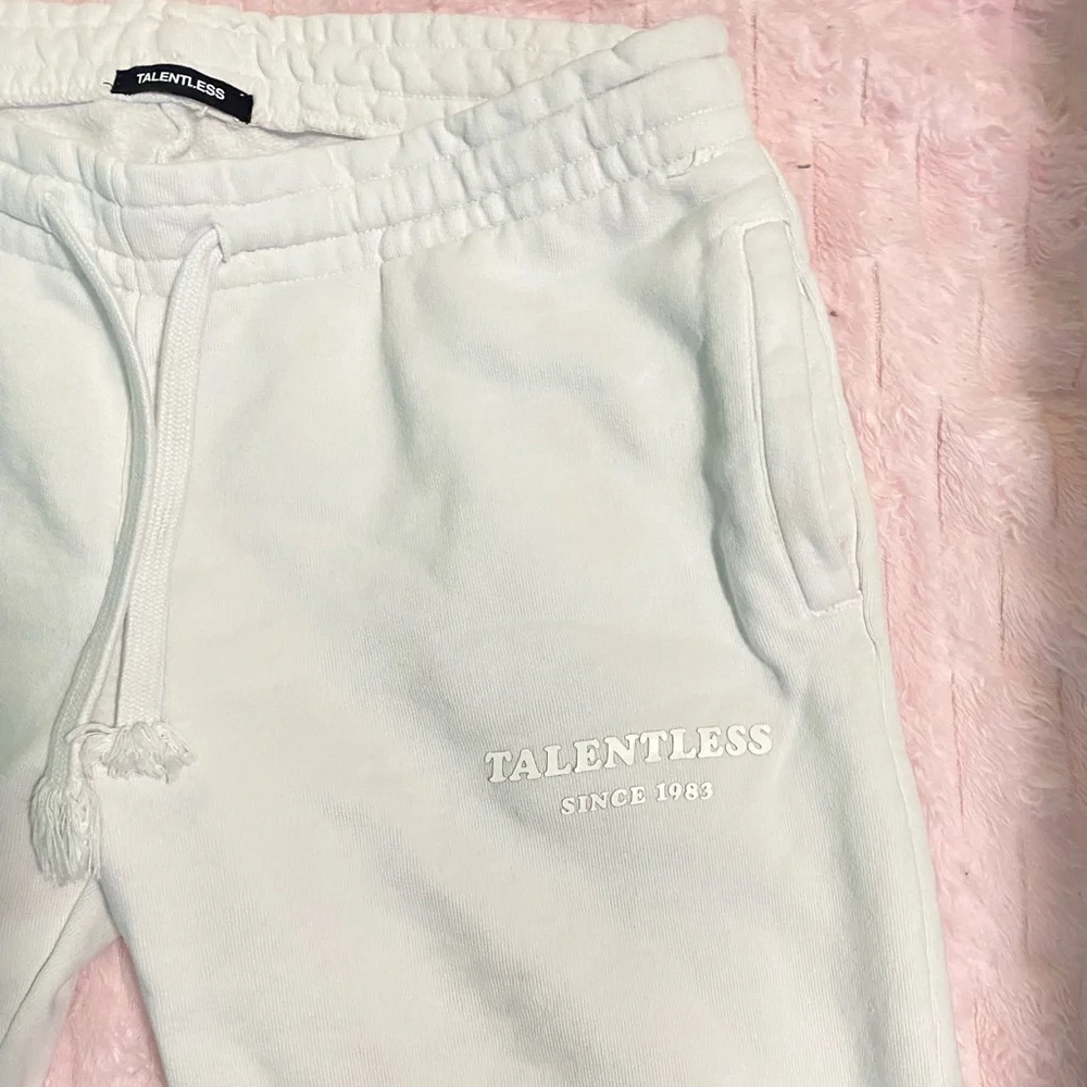 Talentless sweatpants - Picture 2 of 8